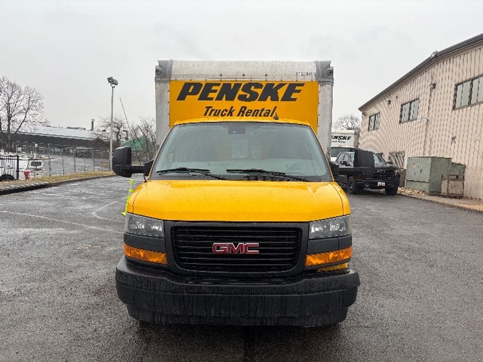 Light Duty Box Truck-Light and Medium Duty Trucks-GMC-2022-Savana G33903-Alexandria-VA-104,914\n\t\tmiles-$ 26,750 - Image 2