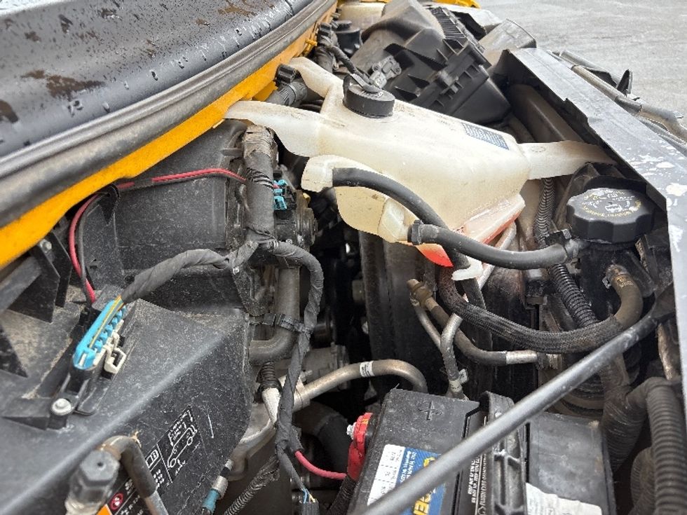 Light Duty Box Truck-Light and Medium Duty Trucks-GMC-2022-Savana G33903-Alexandria-VA-104,914\n\t\tmiles-$ 26,750 - Image 23