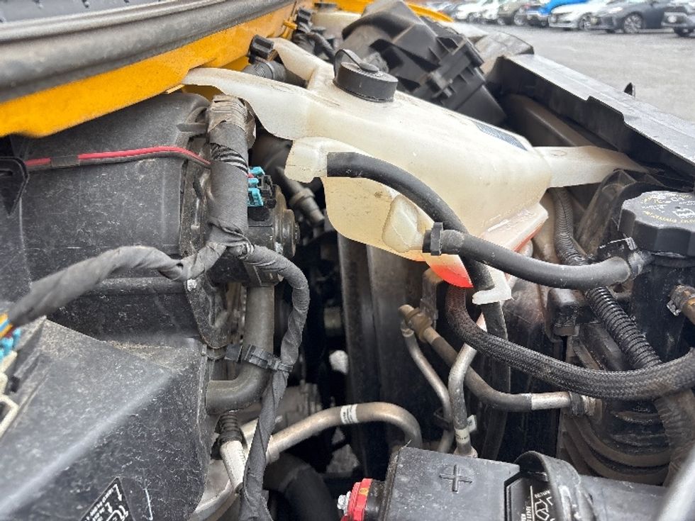 Light Duty Box Truck-Light and Medium Duty Trucks-GMC-2022-Savana G33903-Alexandria-VA-104,914\n\t\tmiles-$ 26,750 - Image 24