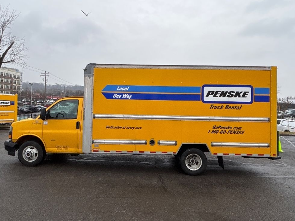 Light Duty Box Truck-Light and Medium Duty Trucks-GMC-2022-Savana G33903-Alexandria-VA-104,914\n\t\tmiles-$ 26,750 - Image 4