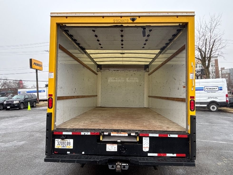 Light Duty Box Truck-Light and Medium Duty Trucks-GMC-2022-Savana G33903-Alexandria-VA-104,914\n\t\tmiles-$ 26,750 - Image 8