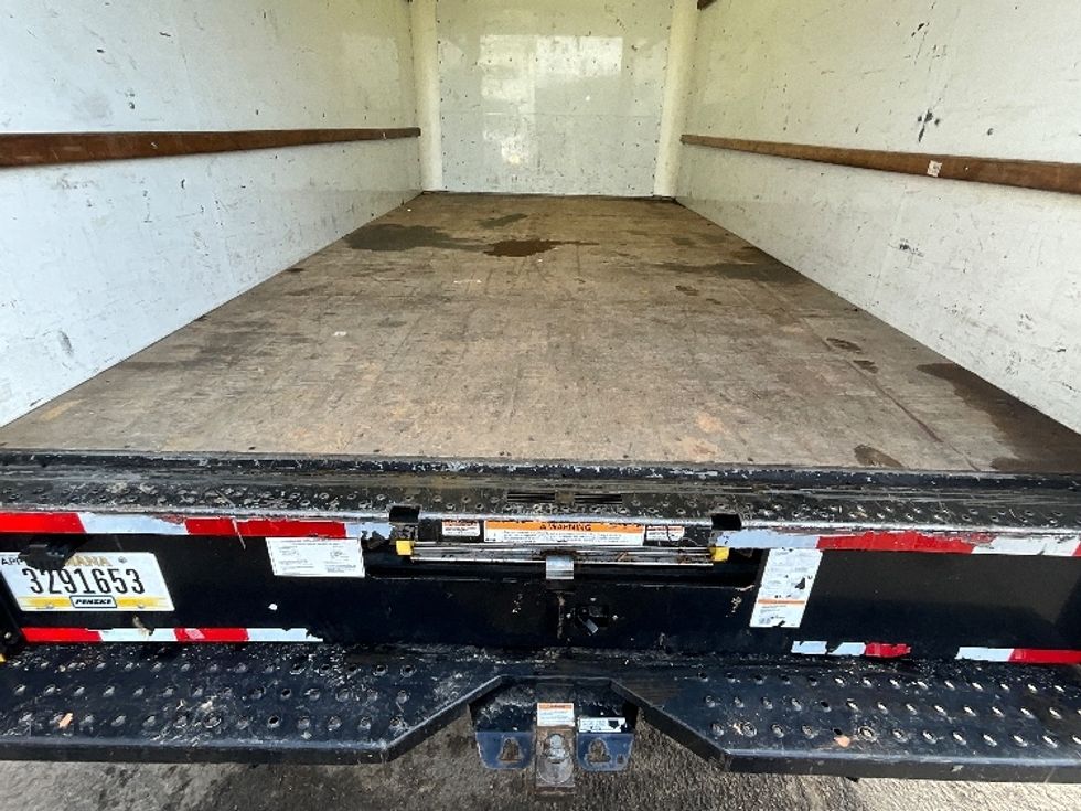 Light Duty Box Truck-Light and Medium Duty Trucks-GMC-2022-Savana G33903-Alexandria-VA-55,124\n\t\tmiles-$ 32,500 - Image 10