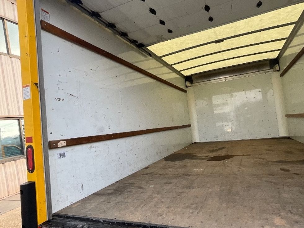 Light Duty Box Truck-Light and Medium Duty Trucks-GMC-2022-Savana G33903-Alexandria-VA-55,124\n\t\tmiles-$ 32,500 - Image 11