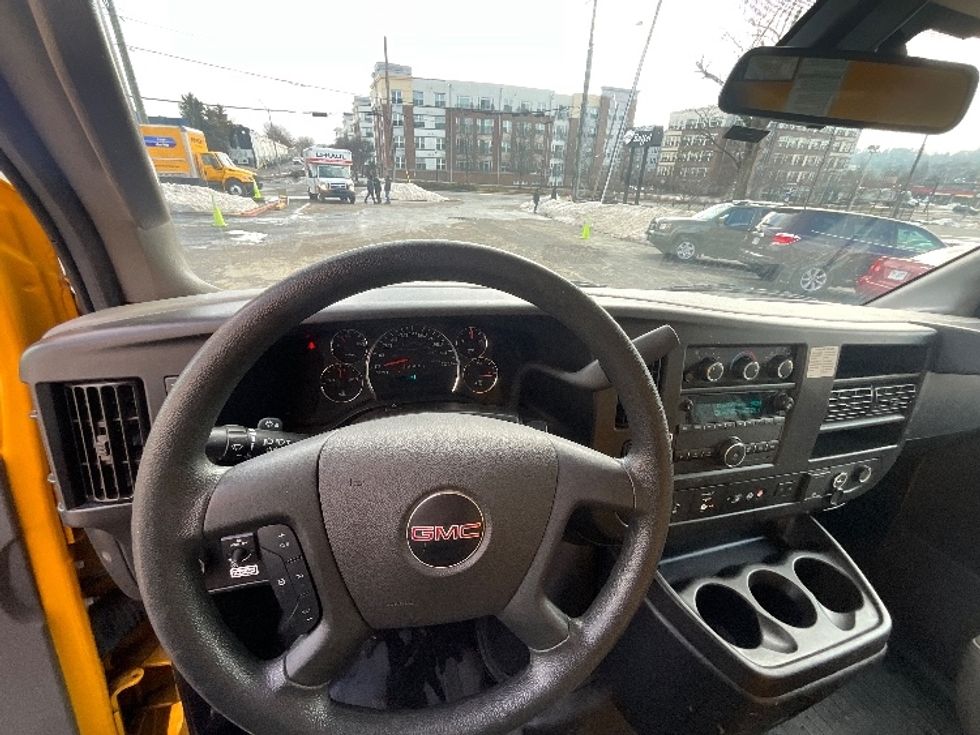 Light Duty Box Truck-Light and Medium Duty Trucks-GMC-2022-Savana G33903-Alexandria-VA-55,124\n\t\tmiles-$ 32,500 - Image 18