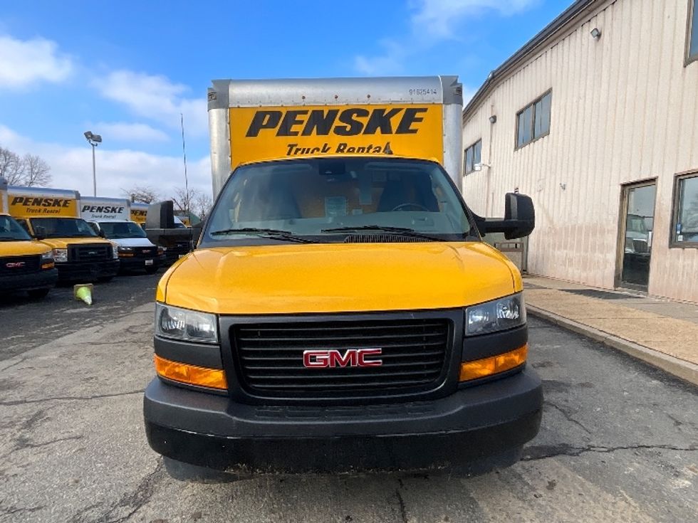 Light Duty Box Truck-Light and Medium Duty Trucks-GMC-2022-Savana G33903-Alexandria-VA-55,124\n\t\tmiles-$ 32,500 - Image 2