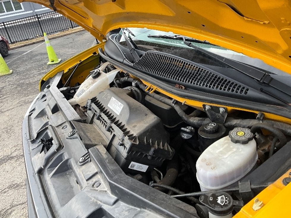 Light Duty Box Truck-Light and Medium Duty Trucks-GMC-2022-Savana G33903-Alexandria-VA-55,124\n\t\tmiles-$ 32,500 - Image 24