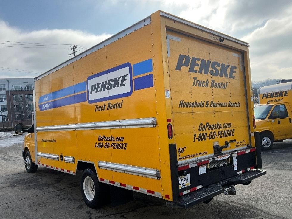 Light Duty Box Truck-Light and Medium Duty Trucks-GMC-2022-Savana G33903-Alexandria-VA-55,124\n\t\tmiles-$ 32,500 - Image 6