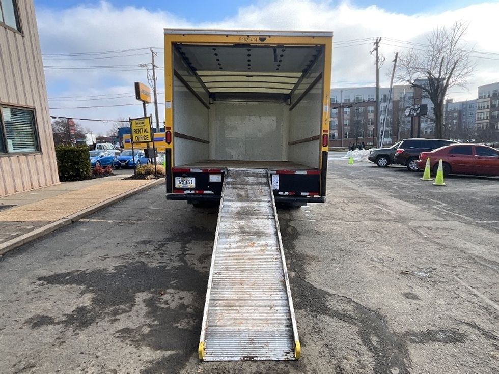 Light Duty Box Truck-Light and Medium Duty Trucks-GMC-2022-Savana G33903-Alexandria-VA-55,124\n\t\tmiles-$ 32,500 - Image 9