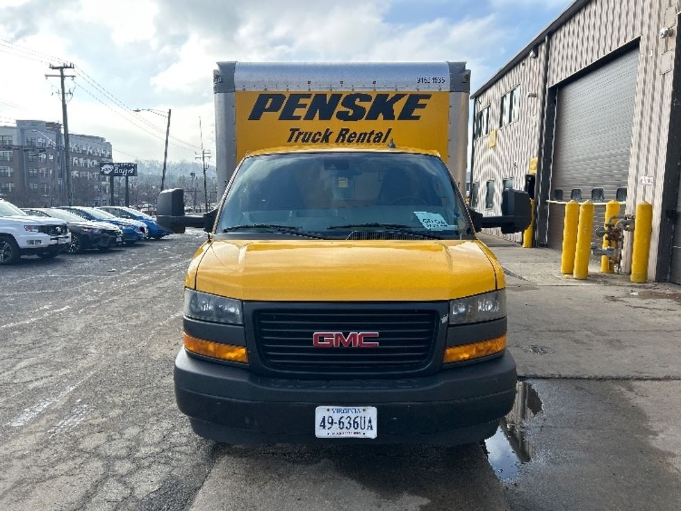 Light Duty Box Truck-Light and Medium Duty Trucks-GMC-2022-Savana G33903-Alexandria-VA-58,793\n\t\tmiles-$ 32,000 - Image 2