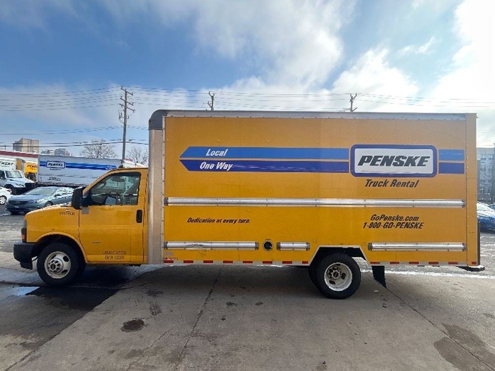 Light Duty Box Truck-Light and Medium Duty Trucks-GMC-2022-Savana G33903-Alexandria-VA-58,793\n\t\tmiles-$ 32,000 - Image 4