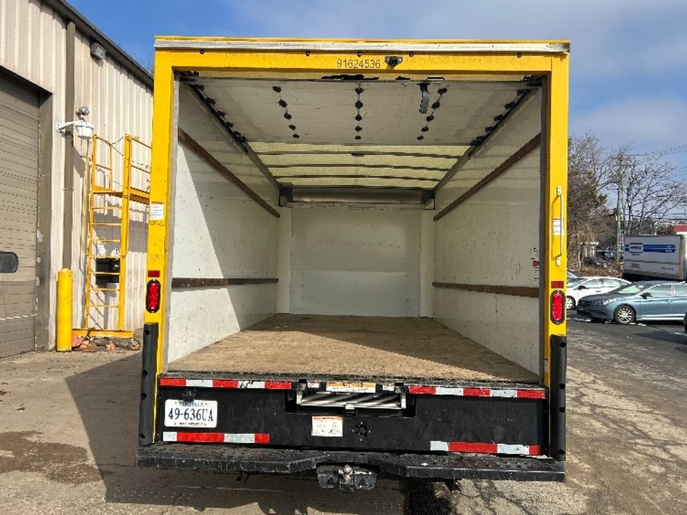 Light Duty Box Truck-Light and Medium Duty Trucks-GMC-2022-Savana G33903-Alexandria-VA-58,793\n\t\tmiles-$ 32,000 - Image 8