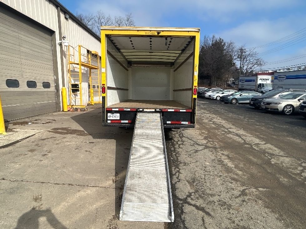 Light Duty Box Truck-Light and Medium Duty Trucks-GMC-2022-Savana G33903-Alexandria-VA-58,793\n\t\tmiles-$ 32,000 - Image 9