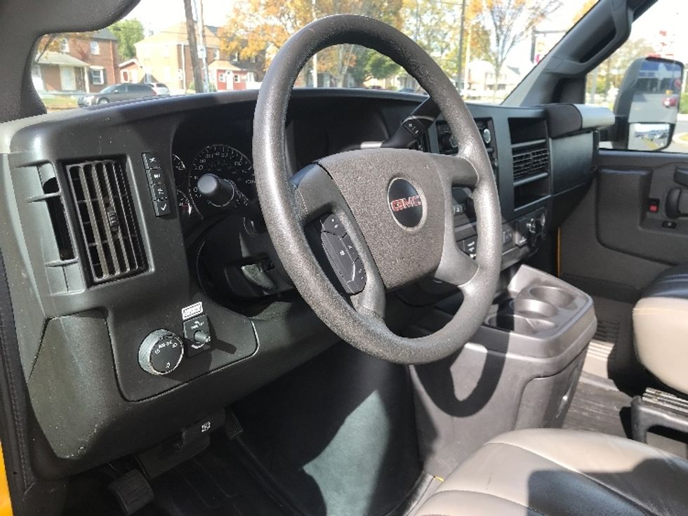 Light Duty Box Truck-Light and Medium Duty Trucks-GMC-2022-Savana G33903-Allentown-PA-101,618\n\t\tmiles-$ 27,250 - Image 17