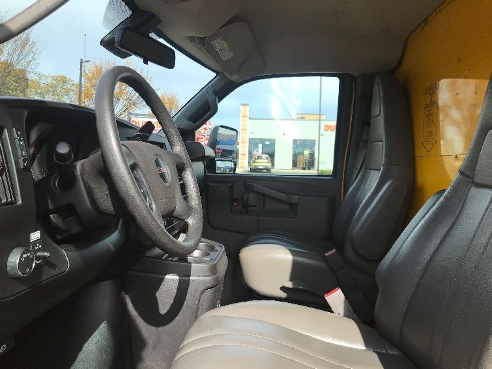 Light Duty Box Truck-Light and Medium Duty Trucks-GMC-2022-Savana G33903-Allentown-PA-101,618\n\t\tmiles-$ 27,250 - Image 19