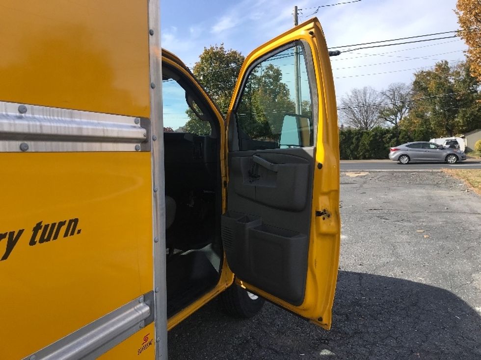 Light Duty Box Truck-Light and Medium Duty Trucks-GMC-2022-Savana G33903-Allentown-PA-101,618\n\t\tmiles-$ 27,250 - Image 20