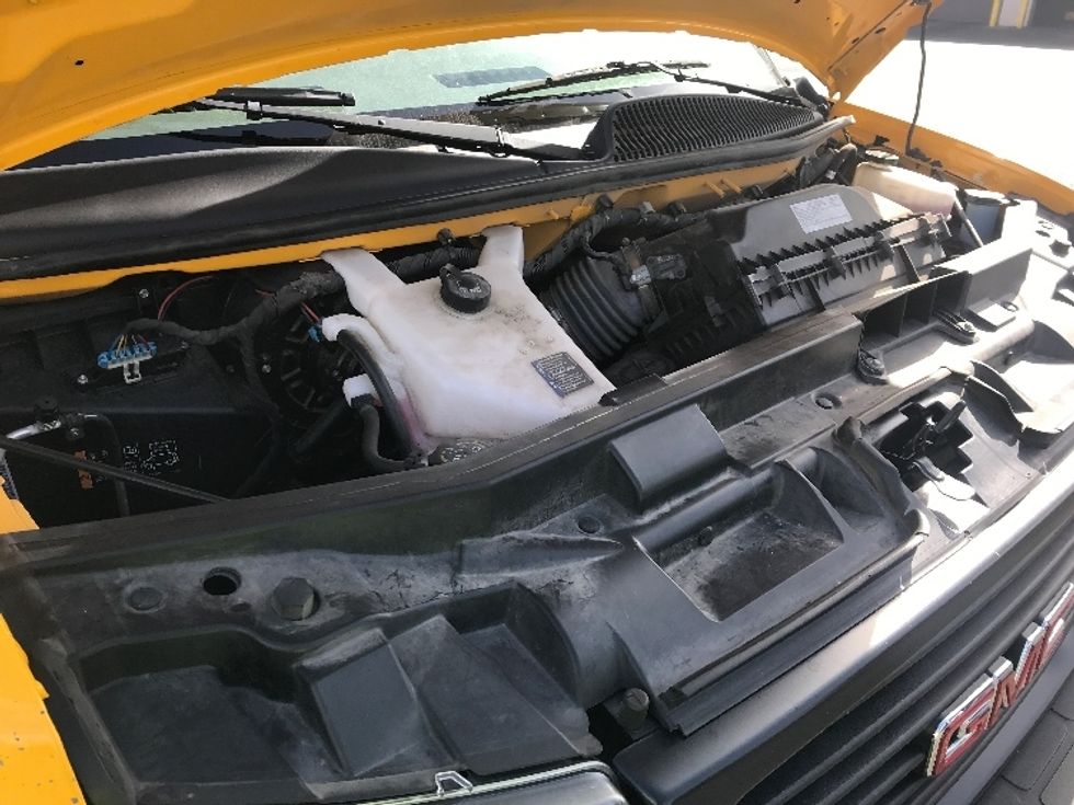 Light Duty Box Truck-Light and Medium Duty Trucks-GMC-2022-Savana G33903-Allentown-PA-101,618\n\t\tmiles-$ 27,250 - Image 23