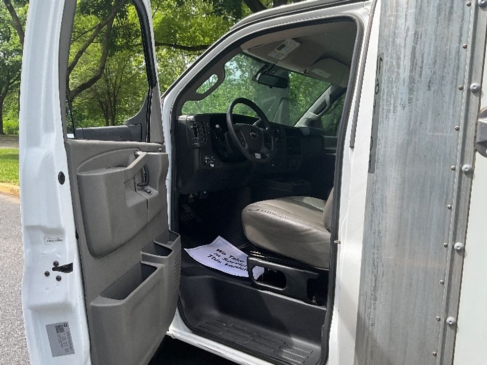 Light Duty Box Truck-Light and Medium Duty Trucks-GMC-2022-Savana G33903-Allentown-PA-46,378\n\t\tmiles-$ 39,750 - Image 16