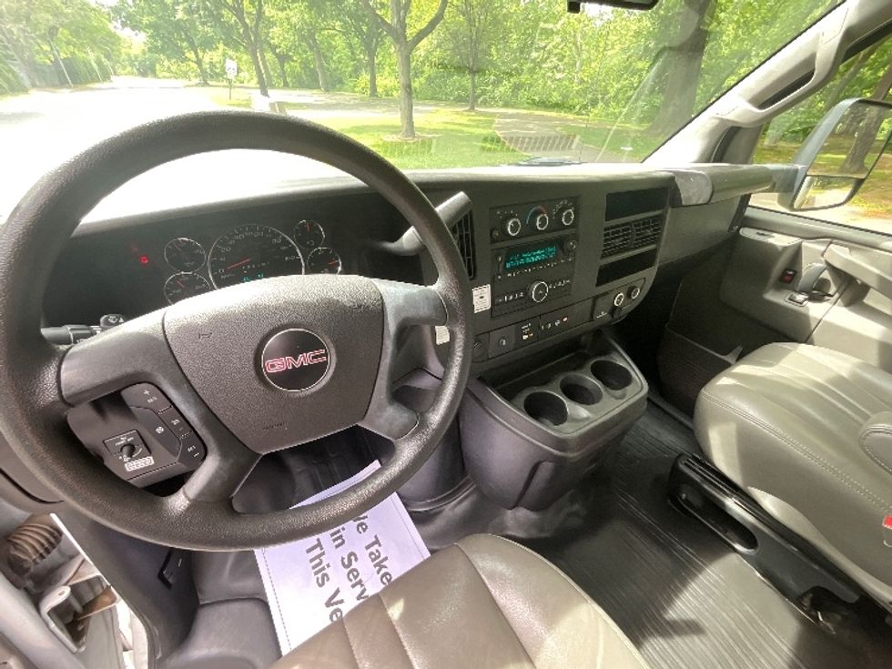 Light Duty Box Truck-Light and Medium Duty Trucks-GMC-2022-Savana G33903-Allentown-PA-46,378\n\t\tmiles-$ 39,750 - Image 17