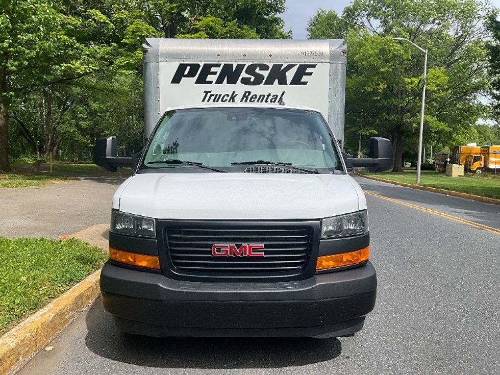 Light Duty Box Truck-Light and Medium Duty Trucks-GMC-2022-Savana G33903-Allentown-PA-46,378\n\t\tmiles-$ 39,750 - Image 2