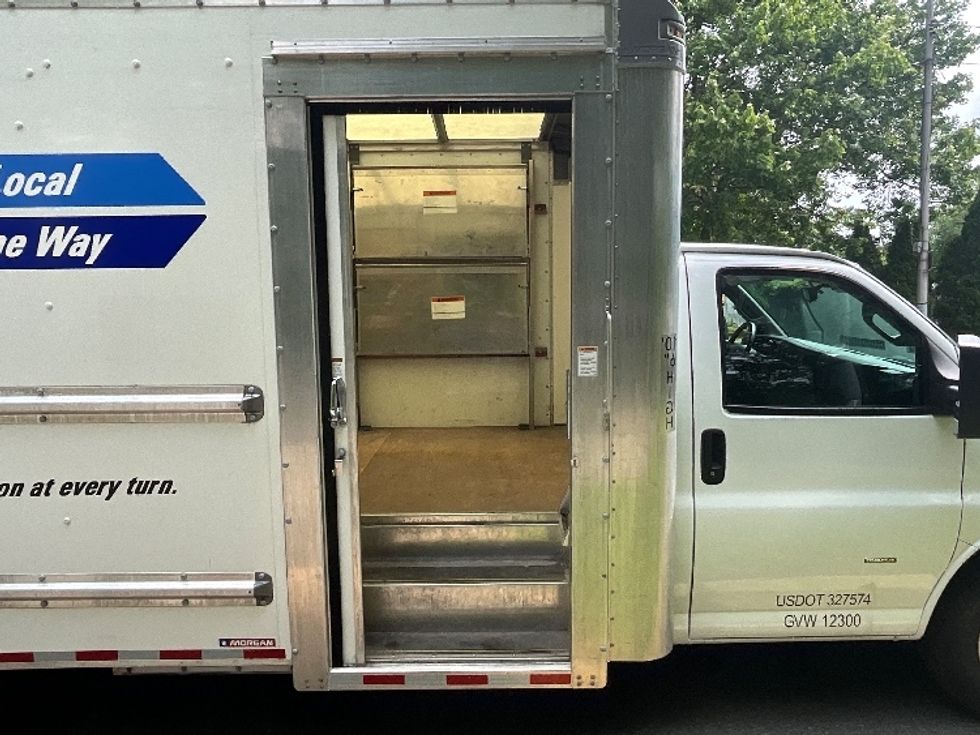 Light Duty Box Truck-Light and Medium Duty Trucks-GMC-2022-Savana G33903-Allentown-PA-46,378\n\t\tmiles-$ 39,750 - Image 25