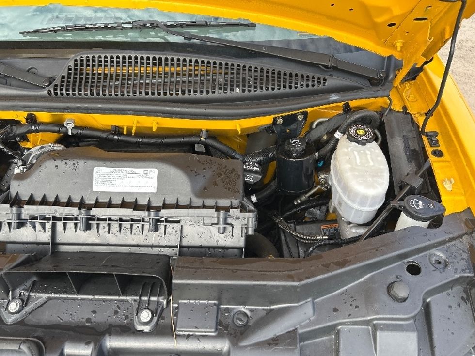 Light Duty Box Truck-Light and Medium Duty Trucks-GMC-2022-Savana G33903-Amarillo-TX-106,735\n\t\tmiles-$ 26,250 - Image 23