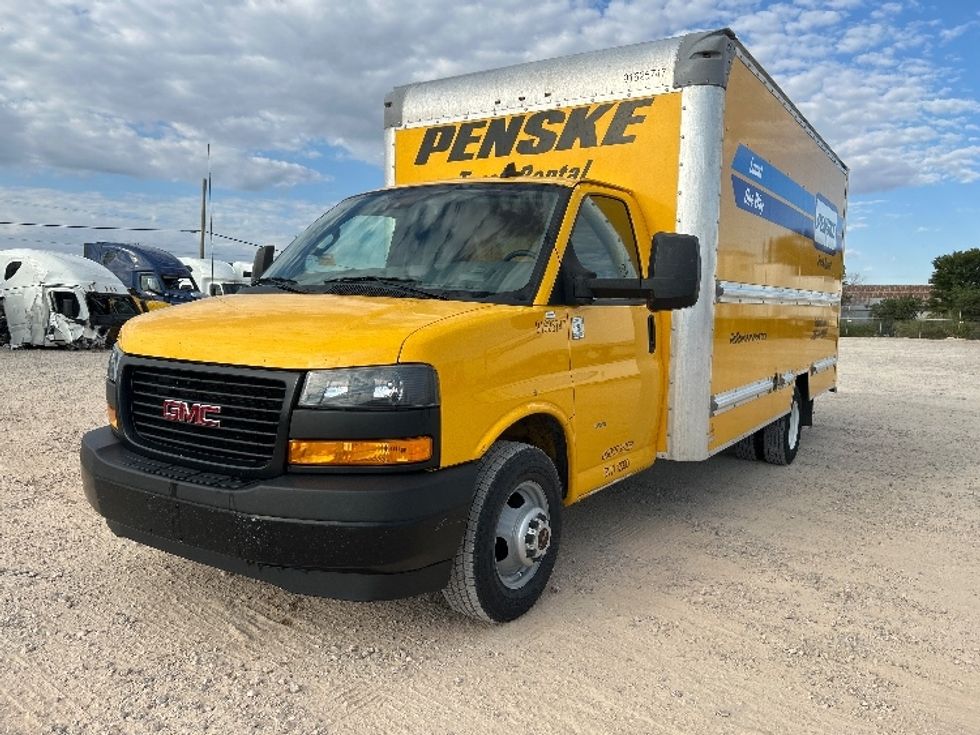 Light Duty Box Truck-Light and Medium Duty Trucks-GMC-2022-Savana G33903-Amarillo-TX-106,735\n\t\tmiles-$ 26,250 - Image 3