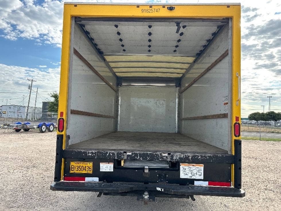 Light Duty Box Truck-Light and Medium Duty Trucks-GMC-2022-Savana G33903-Amarillo-TX-106,735\n\t\tmiles-$ 26,250 - Image 8