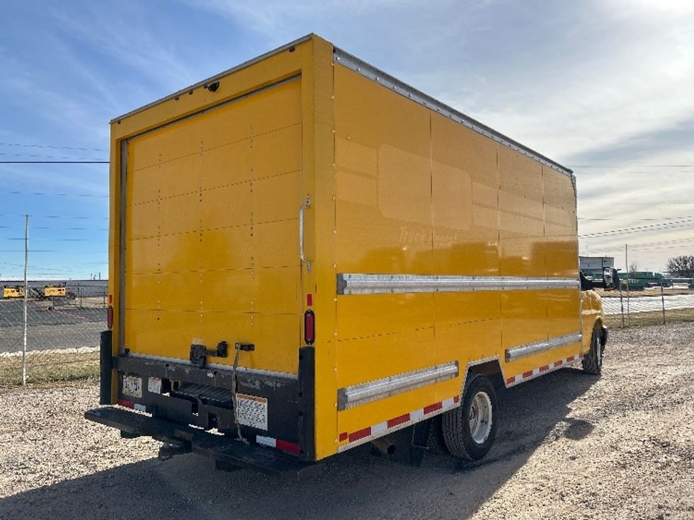 Light Duty Box Truck-Light and Medium Duty Trucks-GMC-2022-Savana G33903-Amarillo-TX-112,119\n\t\tmiles-$ 10,750 - Image 13