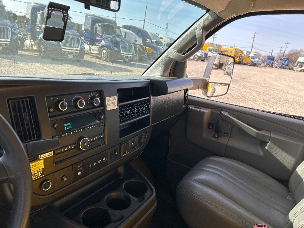 Light Duty Box Truck-Light and Medium Duty Trucks-GMC-2022-Savana G33903-Amarillo-TX-112,119\n\t\tmiles-$ 10,750 - Image 19
