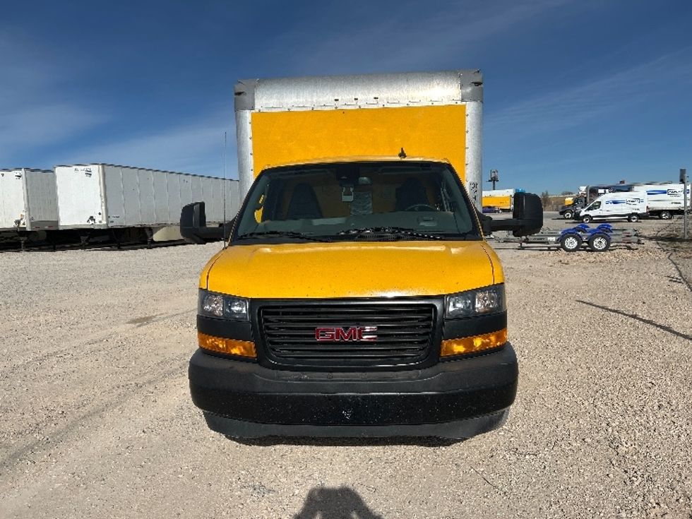 Light Duty Box Truck-Light and Medium Duty Trucks-GMC-2022-Savana G33903-Amarillo-TX-112,119\n\t\tmiles-$ 10,750 - Image 2