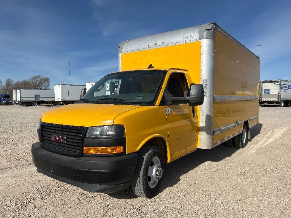 Light Duty Box Truck-Light and Medium Duty Trucks-GMC-2022-Savana G33903-Amarillo-TX-112,119\n\t\tmiles-$ 10,750 - Image 3