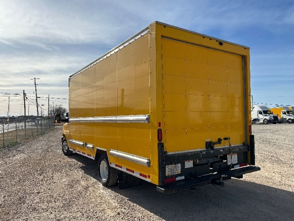 Light Duty Box Truck-Light and Medium Duty Trucks-GMC-2022-Savana G33903-Amarillo-TX-112,119\n\t\tmiles-$ 10,750 - Image 6