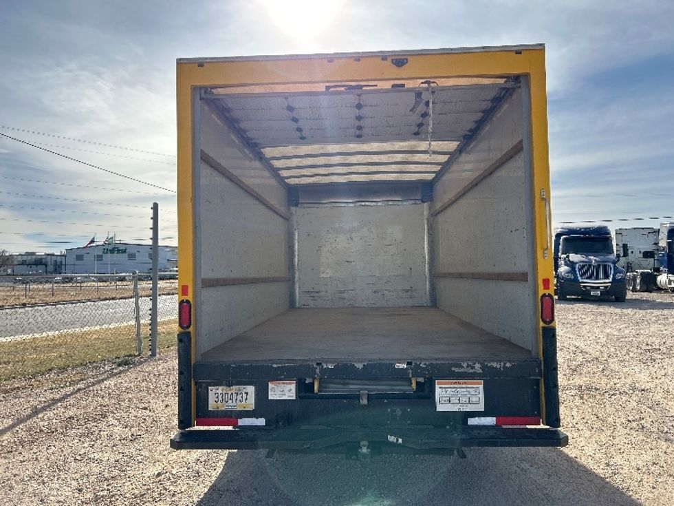 Light Duty Box Truck-Light and Medium Duty Trucks-GMC-2022-Savana G33903-Amarillo-TX-112,119\n\t\tmiles-$ 10,750 - Image 9