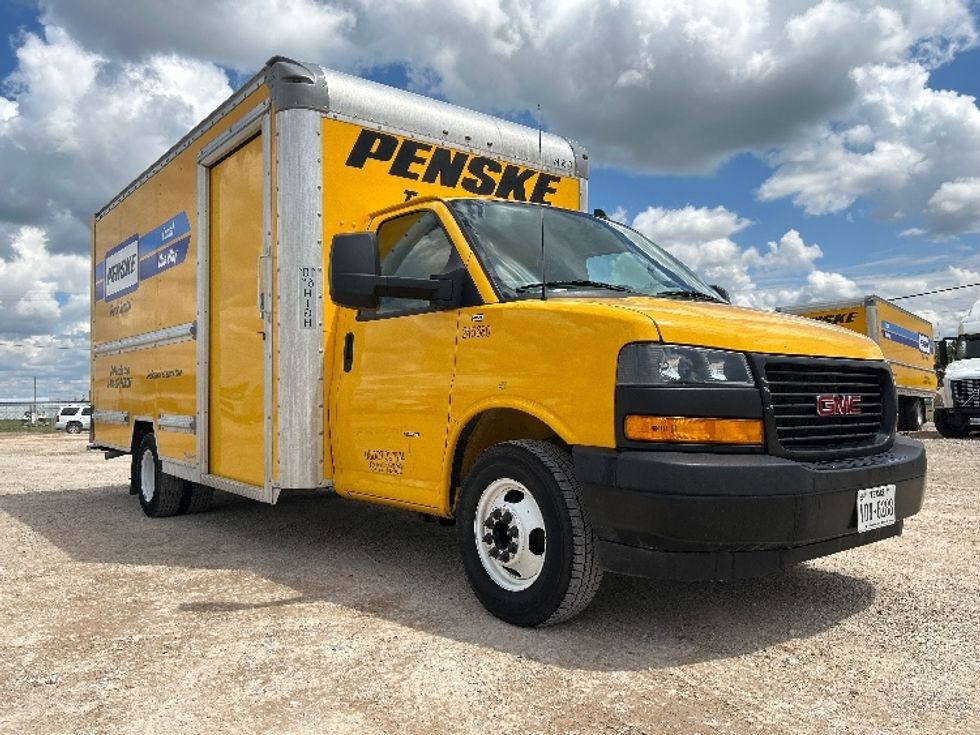 Light Duty Box Truck-Light and Medium Duty Trucks-GMC-2022-Savana G33903-Amarillo-TX-52,850\n\t\tmiles-$ 35,000 - Image 1