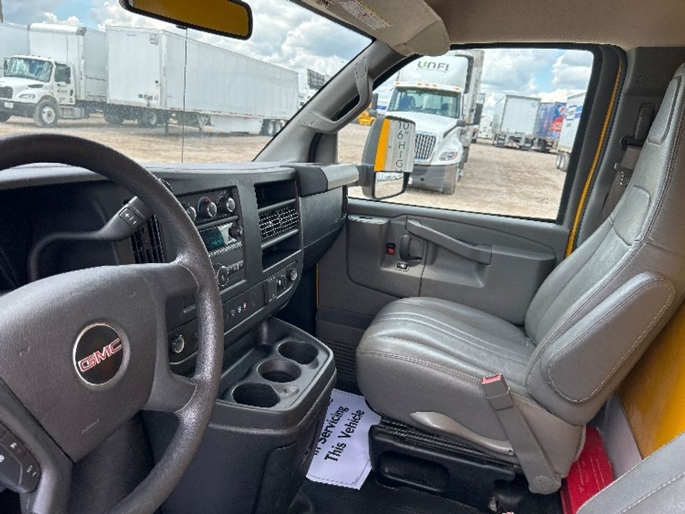 Light Duty Box Truck-Light and Medium Duty Trucks-GMC-2022-Savana G33903-Amarillo-TX-52,850\n\t\tmiles-$ 35,000 - Image 19