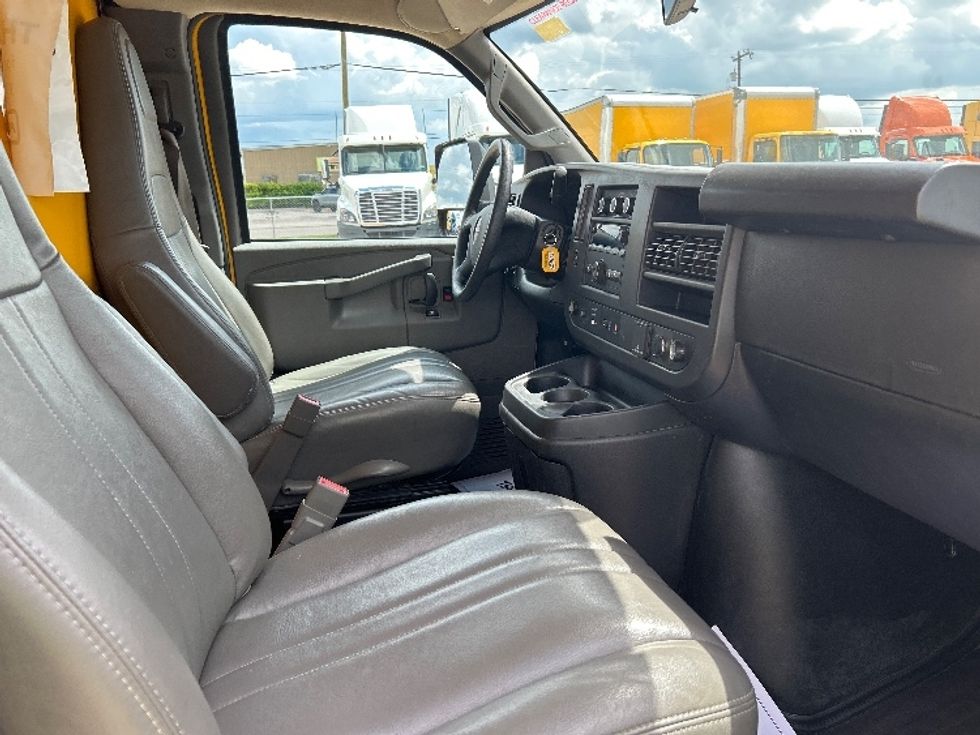 Light Duty Box Truck-Light and Medium Duty Trucks-GMC-2022-Savana G33903-Amarillo-TX-52,850\n\t\tmiles-$ 35,000 - Image 22