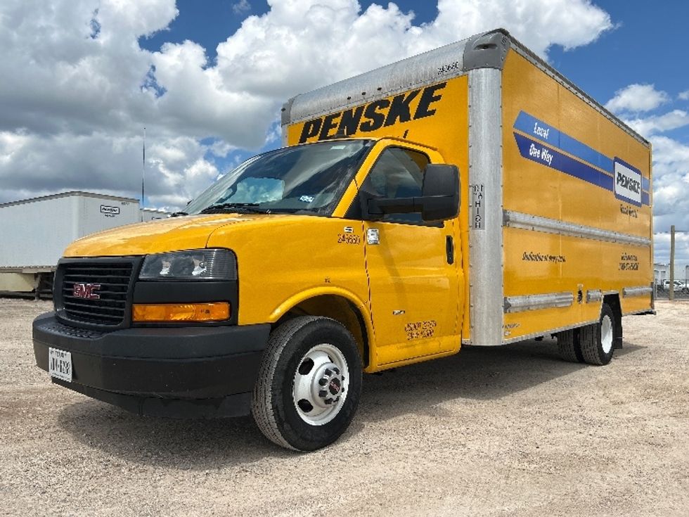 2022 Gmc Savana 3500 Cutaway photo 3