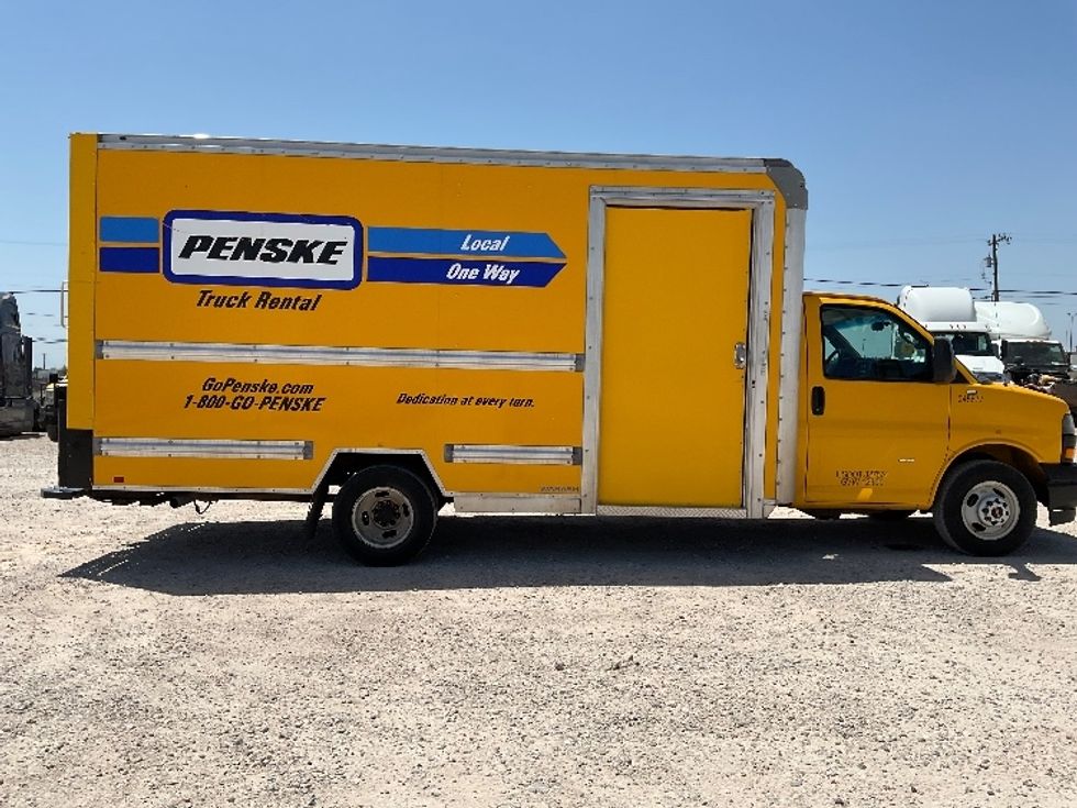 Light Duty Box Truck-Light and Medium Duty Trucks-GMC-2022-Savana G33903-Amarillo-TX-67,045\n\t\tmiles-$ 33,500 - Image 15