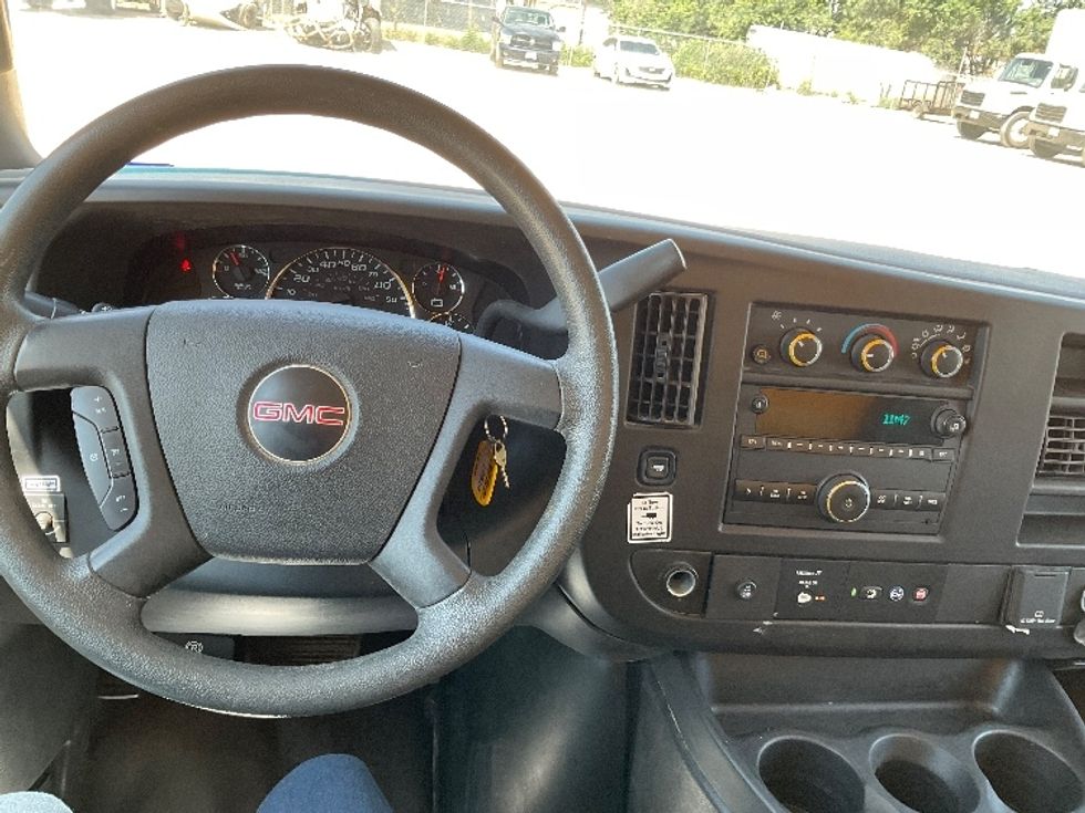 Light Duty Box Truck-Light and Medium Duty Trucks-GMC-2022-Savana G33903-Amarillo-TX-67,045\n\t\tmiles-$ 33,500 - Image 17