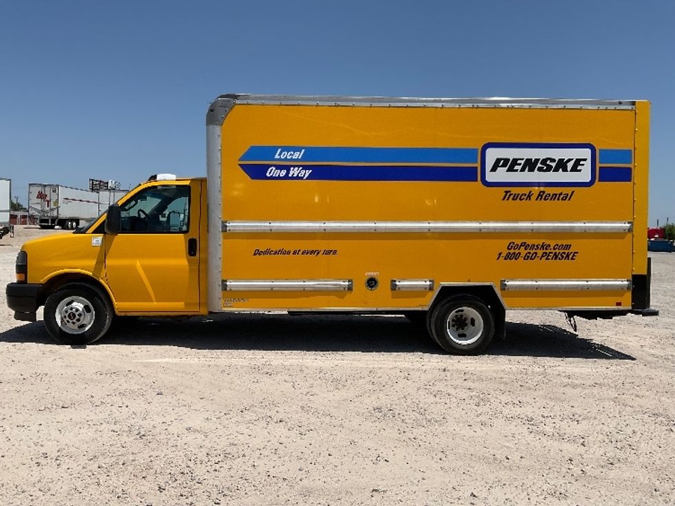 Light Duty Box Truck-Light and Medium Duty Trucks-GMC-2022-Savana G33903-Amarillo-TX-67,045\n\t\tmiles-$ 33,500 - Image 4