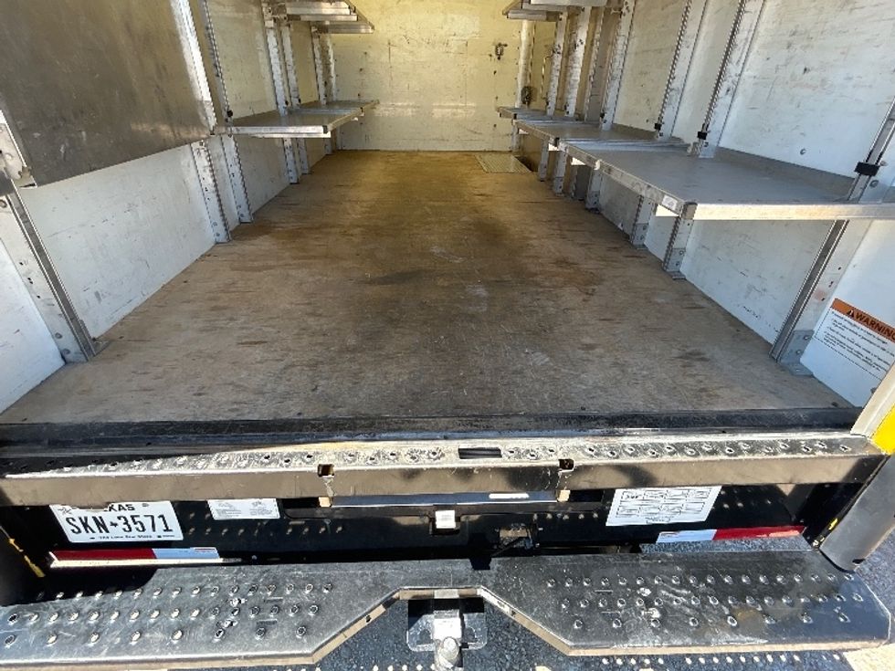 Light Duty Box Truck-Light and Medium Duty Trucks-GMC-2022-Savana G33903-Amarillo-TX-71,233\n\t\tmiles-$ 34,500 - Image 10