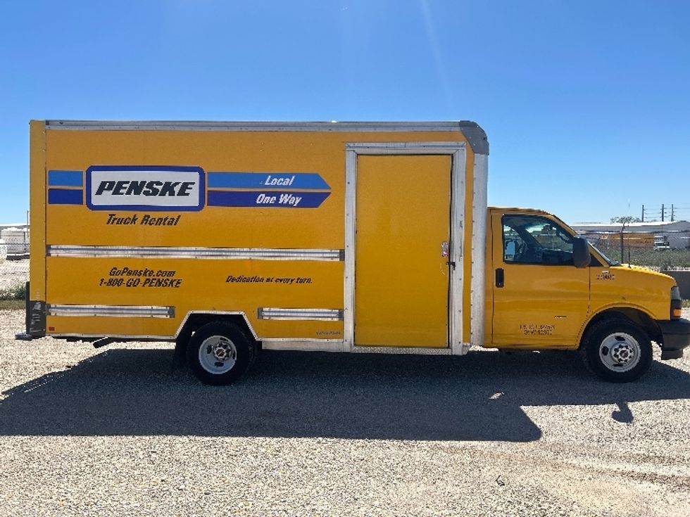 Light Duty Box Truck-Light and Medium Duty Trucks-GMC-2022-Savana G33903-Amarillo-TX-71,233\n\t\tmiles-$ 34,500 - Image 15