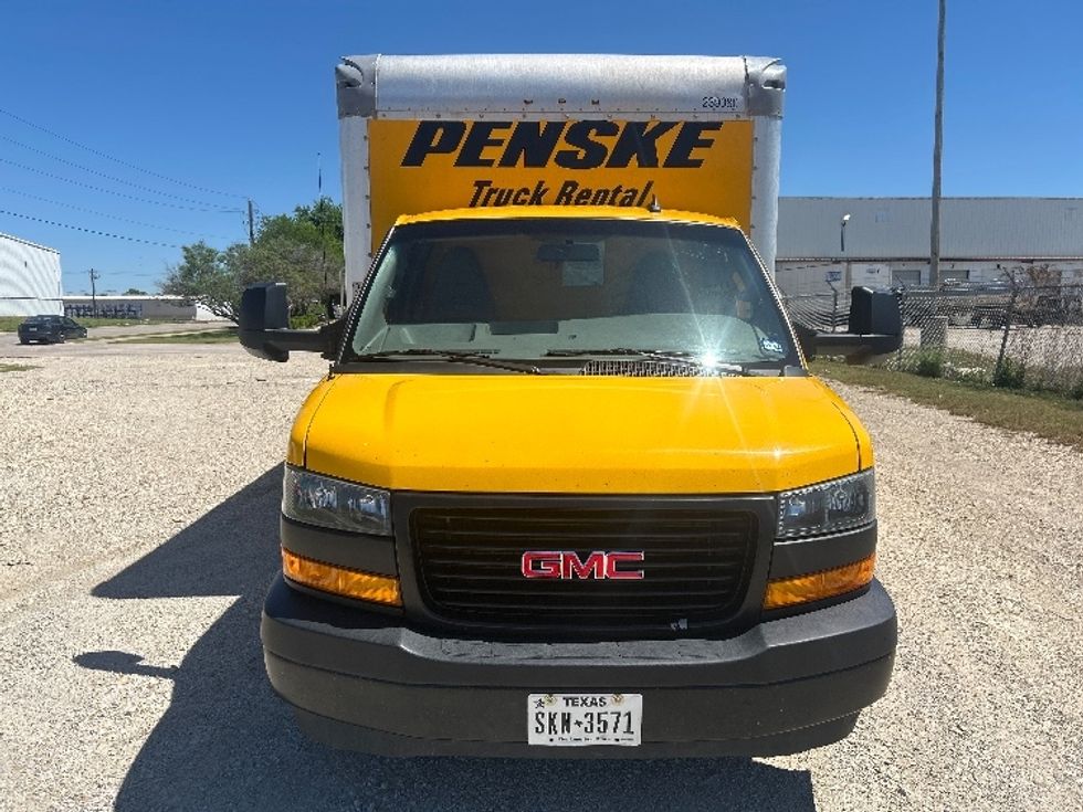 Light Duty Box Truck-Light and Medium Duty Trucks-GMC-2022-Savana G33903-Amarillo-TX-71,233\n\t\tmiles-$ 34,500 - Image 2