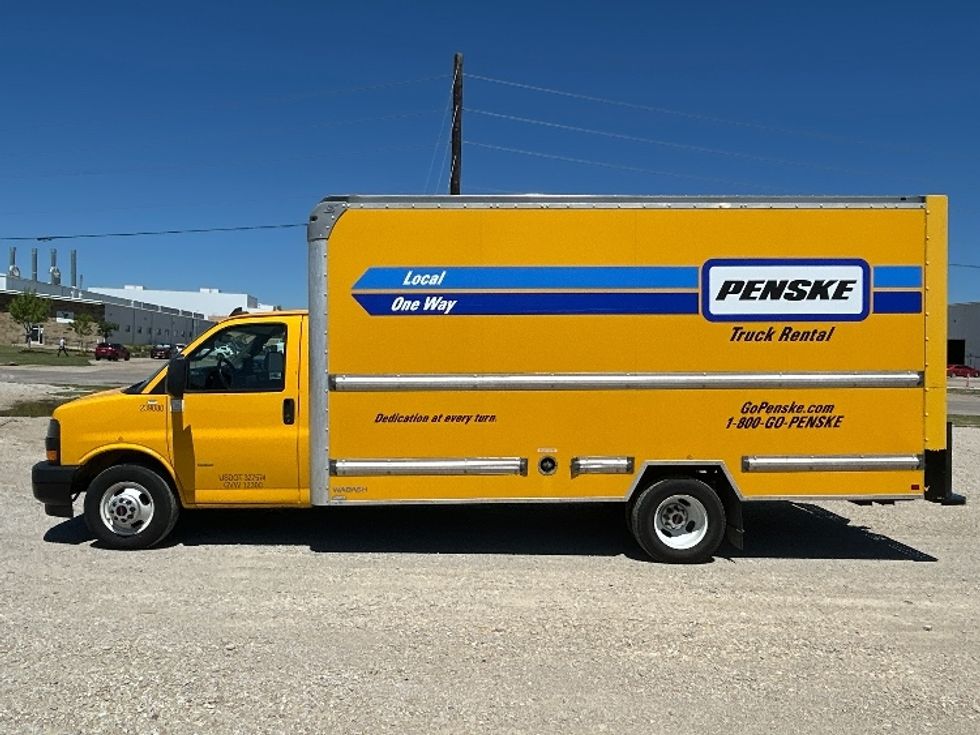 Light Duty Box Truck-Light and Medium Duty Trucks-GMC-2022-Savana G33903-Amarillo-TX-71,233\n\t\tmiles-$ 34,500 - Image 4