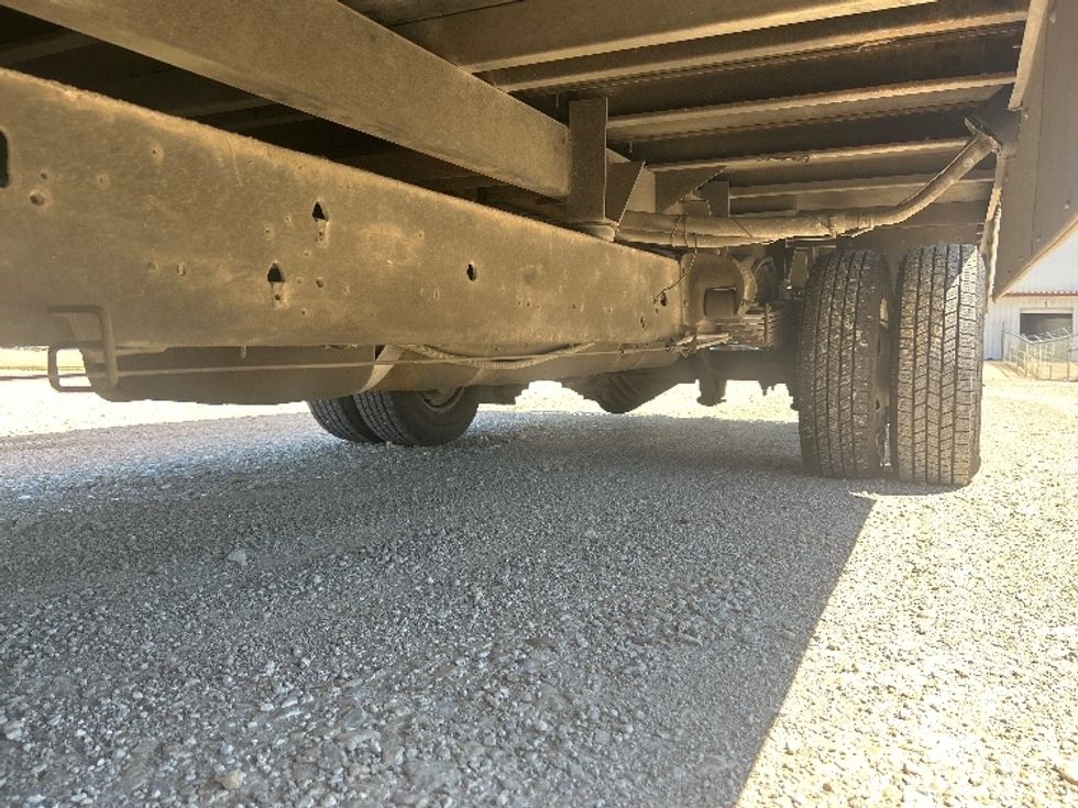 Light Duty Box Truck-Light and Medium Duty Trucks-GMC-2022-Savana G33903-Amarillo-TX-71,233\n\t\tmiles-$ 34,500 - Image 5