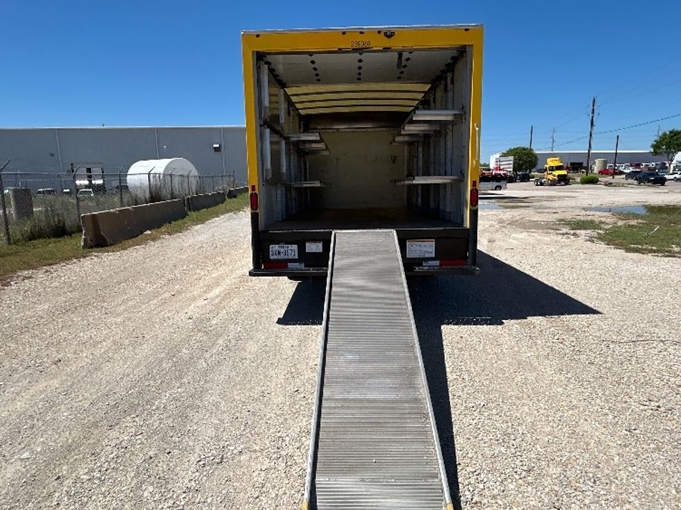 Light Duty Box Truck-Light and Medium Duty Trucks-GMC-2022-Savana G33903-Amarillo-TX-71,233\n\t\tmiles-$ 34,500 - Image 9