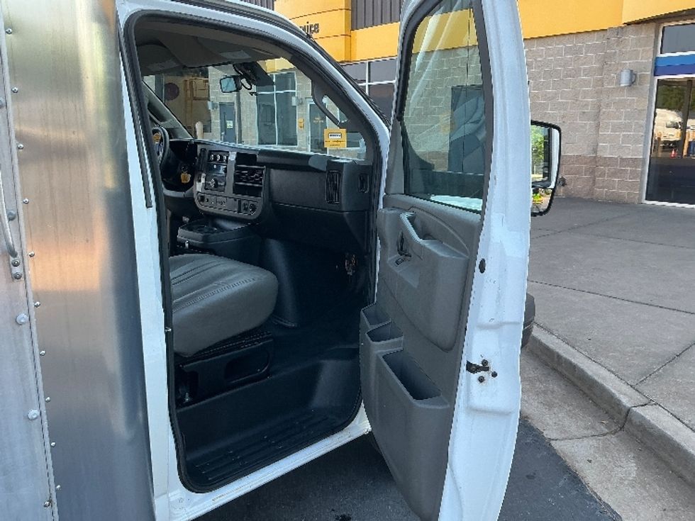 Light Duty Box Truck-Light and Medium Duty Trucks-GMC-2022-Savana G33903-Atlanta (Forest Park)-GA-81,425\n\t\tmiles-$ 35,000 - Image 20