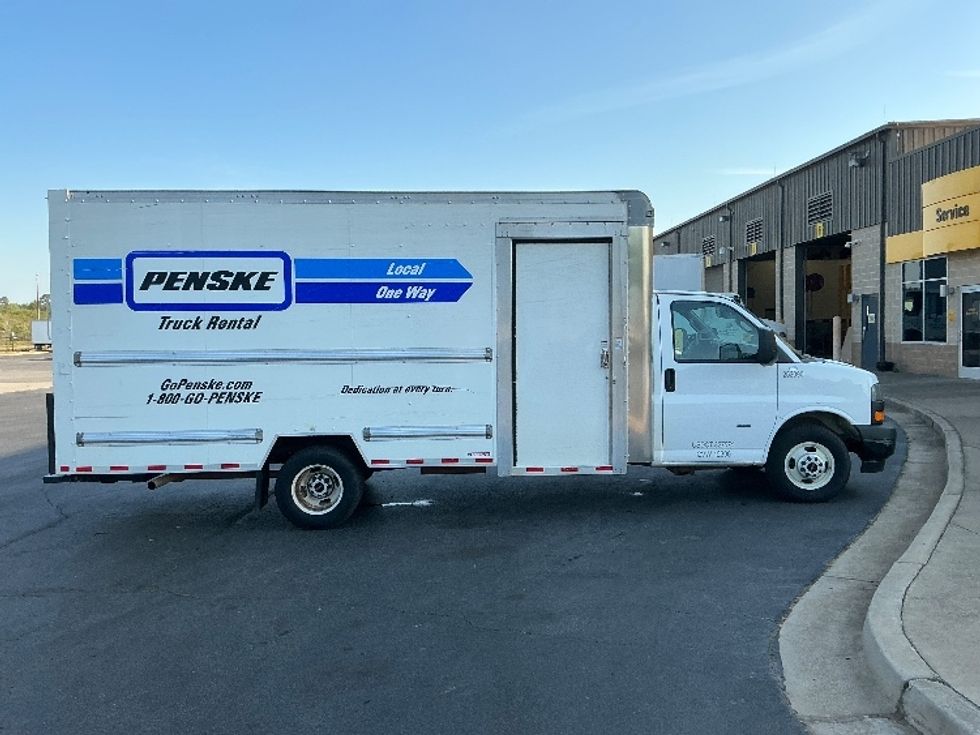 Light Duty Box Truck-Light and Medium Duty Trucks-GMC-2022-Savana G33903-Atlanta (Forest Park)-GA-81,425\n\t\tmiles-$ 35,000 - Image 15