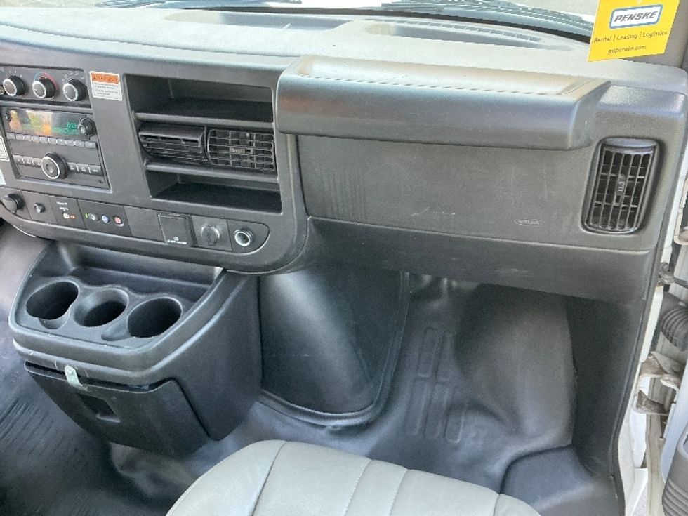 Light Duty Box Truck-Light and Medium Duty Trucks-GMC-2022-Savana G33903-Atlanta (Forest Park)-GA-81,425\n\t\tmiles-$ 35,000 - Image 21