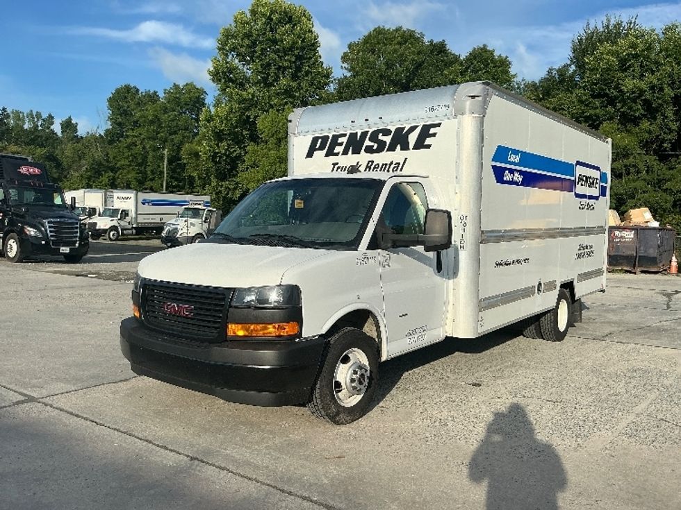 Light Duty Box Truck-Light and Medium Duty Trucks-GMC-2022-Savana G33903-Atlanta (Forest Park)-GA-82,131\n\t\tmiles-$ 34,500 - Image 3